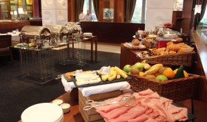 Breakfast buffet, Four Seasons Canary Wharf. Copyright Gretta Schifano