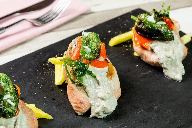 10 Tapas Cooking Class Experience in Madrid with sangría - The Venue and Group Dynamics