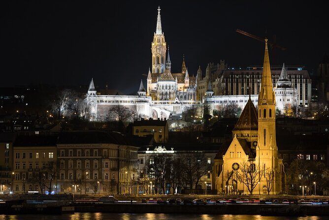 10PM Budapest Danube Cruise with Live Music & Food or Drinks - Who Should Consider This Tour?