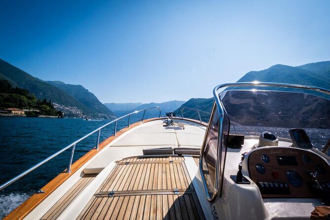 1H Private Cruise on a beautiful wooden speedboat on Lake Como - An In-Depth Look at the Experience
