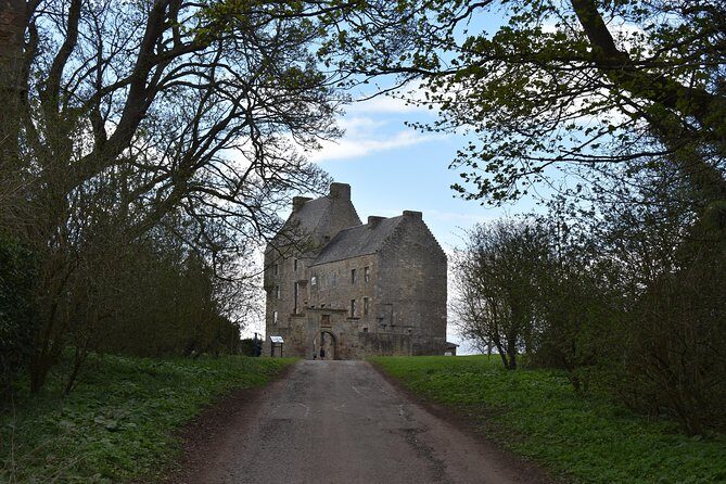 2-Day Outlander Experience Small Group Tour from Edinburgh - Who Should Consider This Tour?