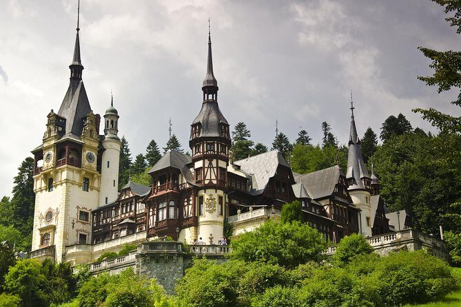 2-Day Small-Group Tour to Dracula's Castle, Rasnov Fortress, Peles Castle, Sighisoara and Libearty Brown Bear Sanctuary with Overnight in Brasov - Who Will Appreciate This Tour?