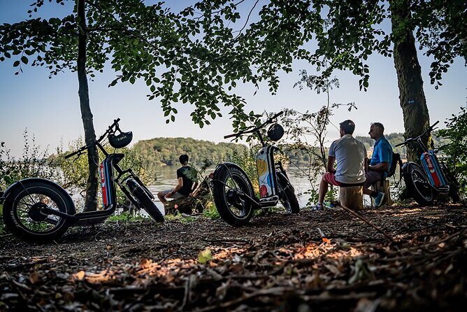 2-hour walk - Castles and vineyards - Who Should Consider This Tour?