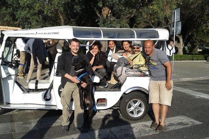 3 hour Private ECO Tuk Tuk Tour of Lisbon with Cherry Liqueur - How the Tour Works and What to Expect