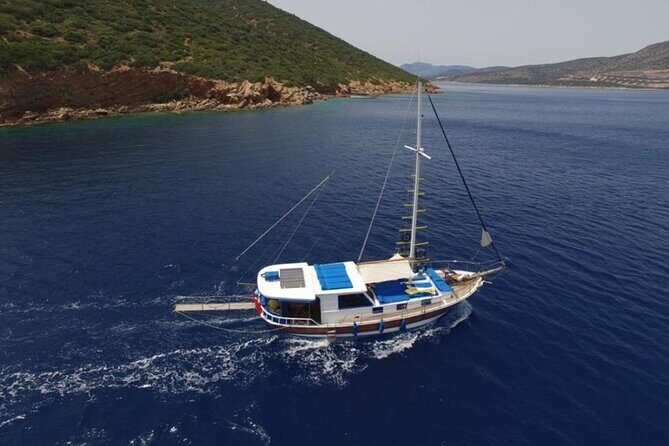 3-Hour Private Sunset Boat Tour With Dinner in Bodrum - The Itinerary in Detail