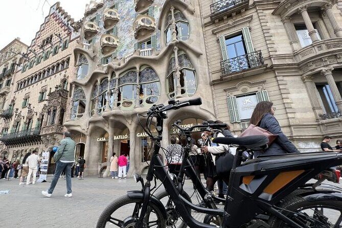 3 Hours Barcelona Guided Gaudi E-Bike Tour - What to Expect on the Route