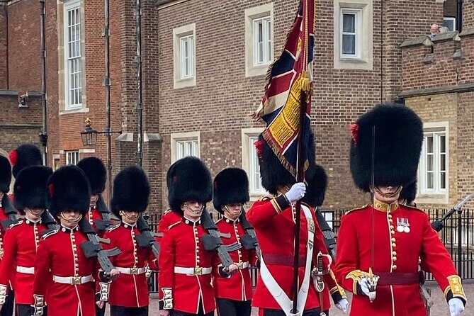 4 hour London Private Tour, with your own Black Cab Tour Guide - Deep Dive into the Itinerary