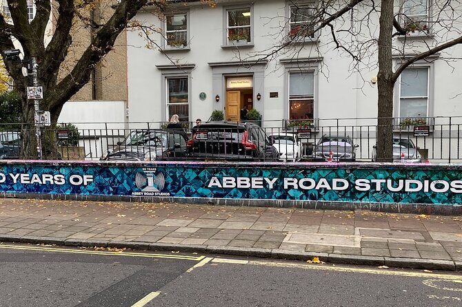 A Beatles London taxi tour and sightseeing experience - In-Depth Itinerary Breakdown