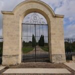 A day in Saint-Emilion in a small group (Electric Luxury Van) - Who Should Consider This Tour?
