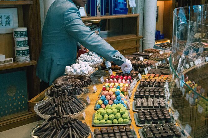 A Morning in Paris Food Tour: Croissants, Baguettes & Chocolate - Who Should Consider This Tour?