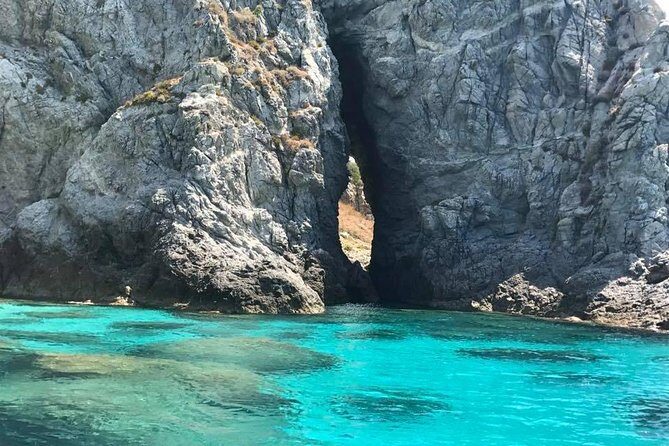 Adventure and nature! Exciting group tour by dinghy. - FAQ