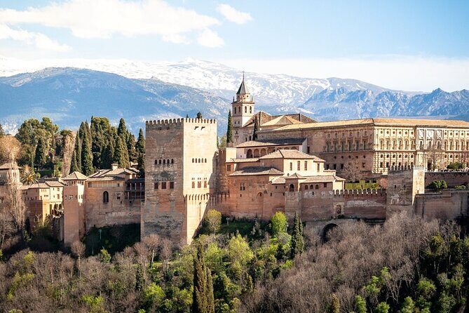 Alhambra Private Tour: Nasrid Palaces, Alcazaba and Generalife - The Generalife Gardens: A Restful Oasis