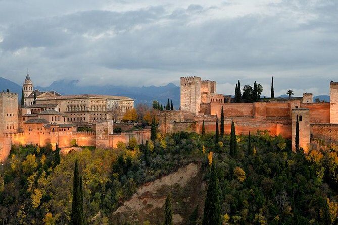 Alhambra: Skip-the-Line to Nasrid Palaces & Generalife - The Itinerary in Detail