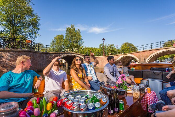 Amsterdam 1-Hour Canal Cruise With Live Guide - The Itinerary in Detail