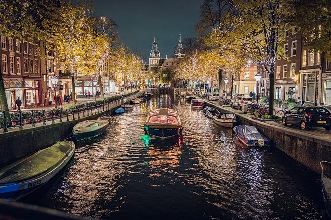 Amsterdam 2-Hour Evening Cruise With Live Guide and Bar - Analyzing the Price and Value