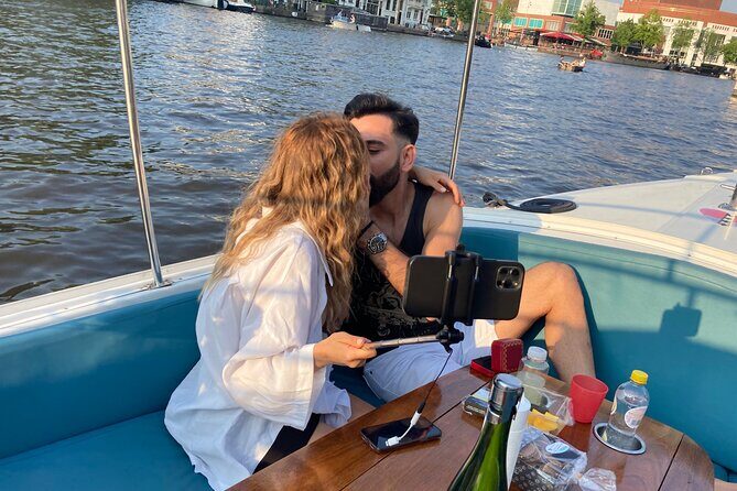 Amsterdam 90-min Private Canal Cruise with Live Guide and Drinks - FAQ