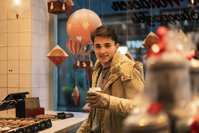 Amsterdam Canal Photoshoot with Private Photographer - Professional Guidance and Posing