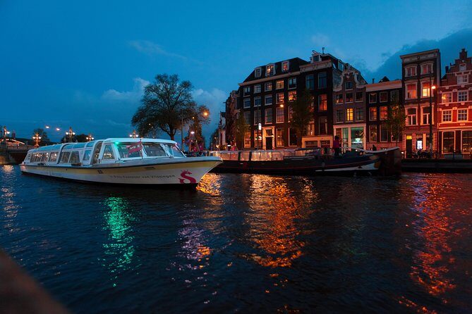 Amsterdam Evening Cocktail Cruise with snacks - Who Should Book This?