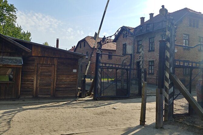 Auschwitz Birkenau Guided Tour with Hotel Pickup from Cracow - The Complete Experience: What to Expect from Start to Finish