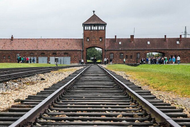Auschwitz Museum and Salt Mine Tour with Private Transport - What’s Included and What to Consider