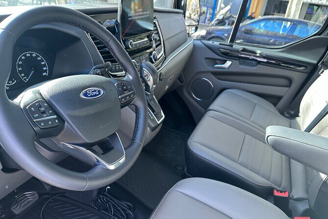 Barcelona Arrival Private Transfer Cruise Port to City Center - The Experience in Detail