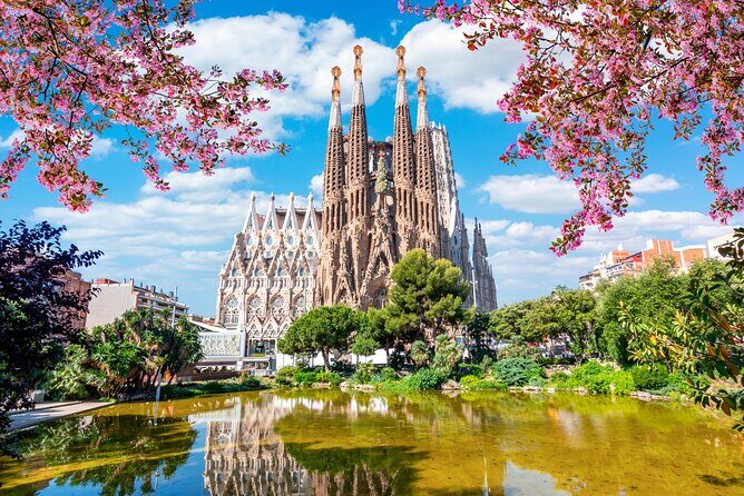 Barcelona Scavenger Hunt and Sights Self-Guided Tour - Authentic Traveler Experiences