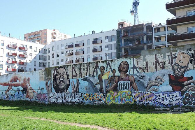 Barcelona Street Art and Graffitti Bicycle Tour - The Itinerary in Detail