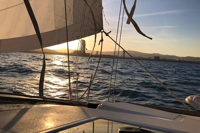 Barcelona Sunset Cruise with Light Snacks and Open Bar - What Makes This Sunset Cruise Stand Out?