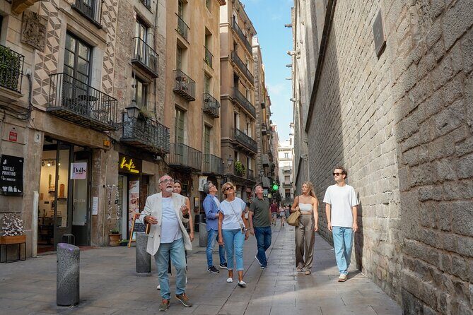 Barcelona Tapas and Wine Experience Small-Group Walking Tour - The Experience at Each Stop