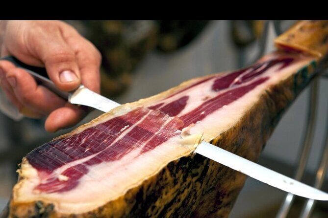 Barcelona´s Lunch or Dinner Tapas Tour: Food, drinks, happiness! - What’s Included and What’s Not