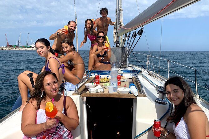 Bari sailing cruise in search of dolphins - FAQs about the Bari sailing cruise in search of dolphins