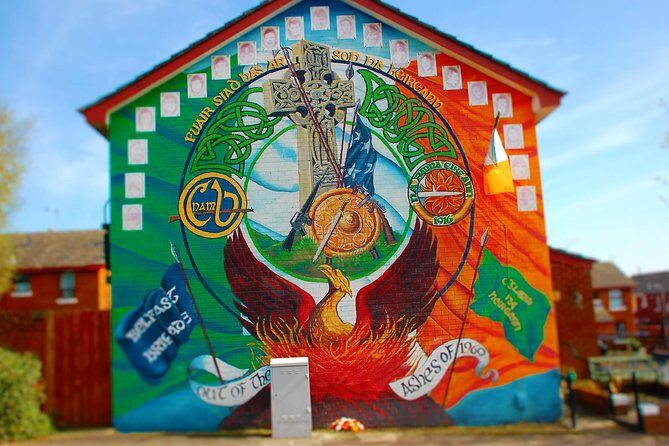 Belfast Express Taxi Tour Irish History Murals, Peacewalls 1 hour - Why Travelers Love This Experience