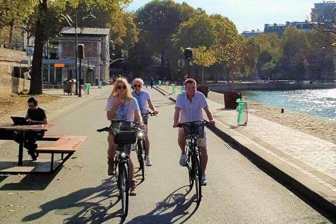 Bike Paris treasures with a live guide - Families & Friends - FAQs