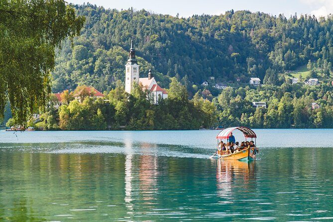 Bled Lake with Postojna Cave & Castle - small group - day trip from Ljubljana - Postojna Cave: A Underground Adventure