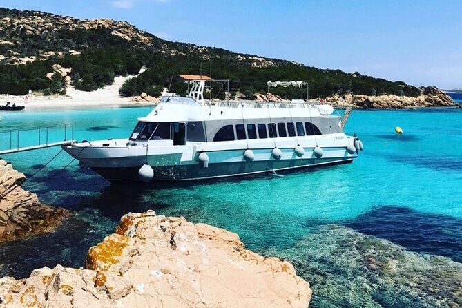 Boat tour of the La Maddalena Archipelago - The Challenges and Caveats