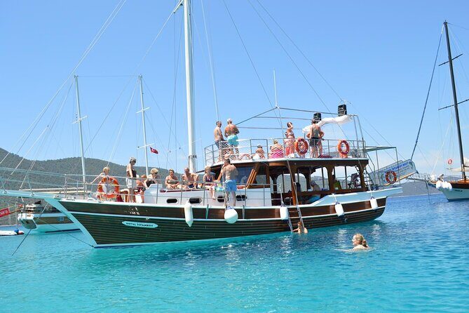 Bodrum Daily Boat Trip / Orak or Black Island - The Day on the Water — What to Expect