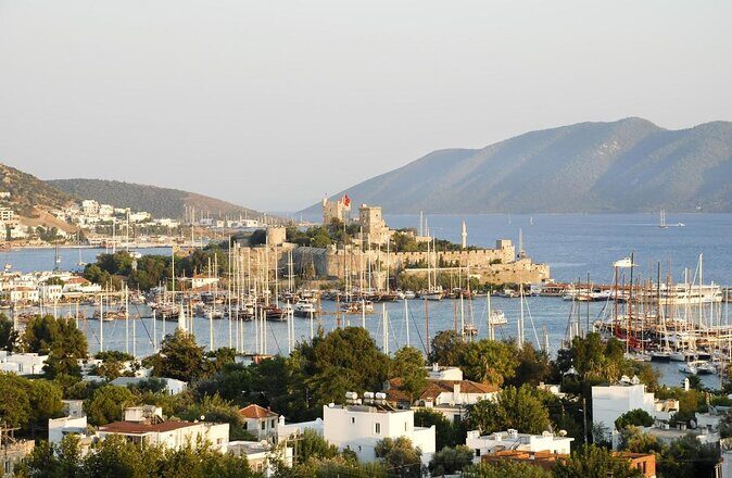 Bodrum Private Motor-Yacht Tour With Lunch For 6 Hours - Who Should Consider This Tour?