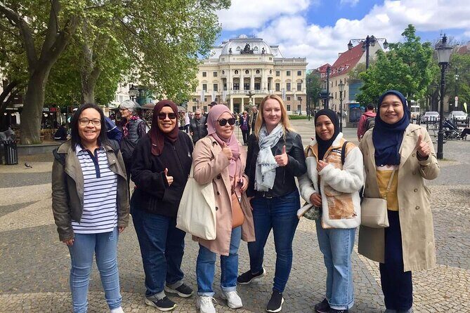 Bratislava City Walking Tour with Castle Ticket - What Makes This Tour Stand Out