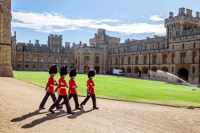 Buckingham Palace and Windsor Castle Tour from London - Is the Price Worth It?
