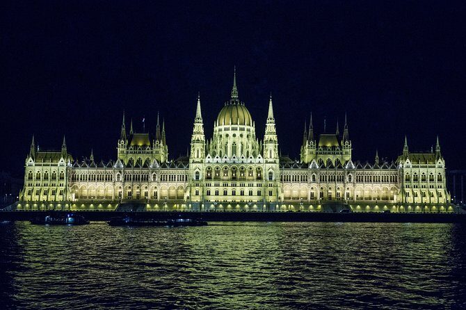 Budapest Night Walking Tour with Danube River Cruise - The Itinerary: What Youll See and Experience