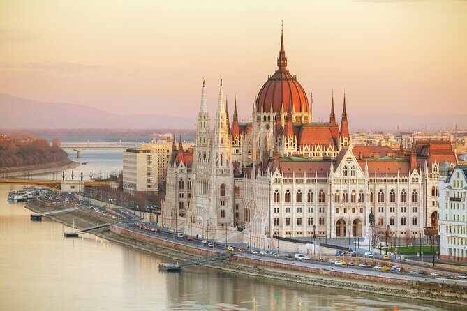 Budapest Scavenger Hunt and Highlights Self-Guided Tour - Who Would Enjoy This Tour?