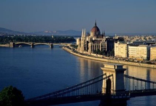 Budapest: Unlimited Prosecco, Beer & Aperol Spritz Cruise - What the Tour Looks Like