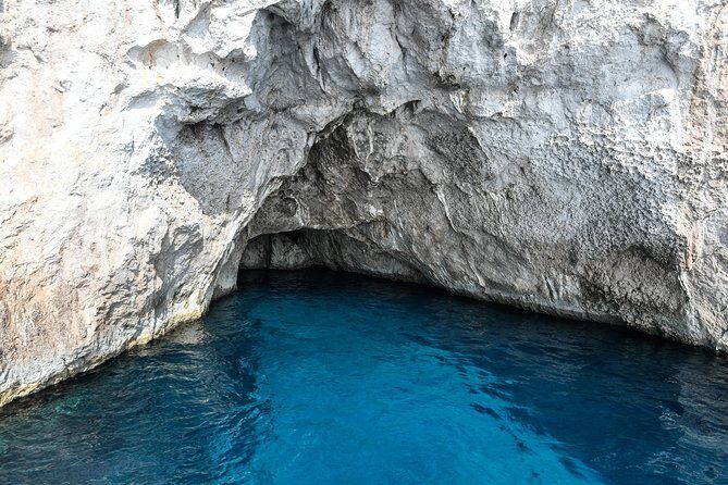 Capri Boat & Land Tour from Sorrento with Limoncello Tasting - Who Is This Tour Best Suited For?