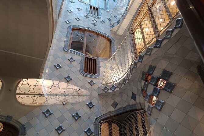 Casa Batlló First Access Insider Tour With Chocolate Breakfast - Analyzing the Cost and Value