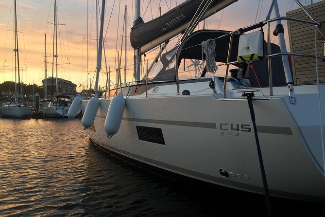 Cascais Private Luxury Sunset 2h Cruise with a drink - The Itinerary: Coastal Highlights and Scenic Stops