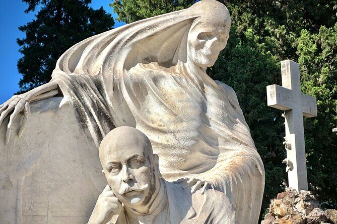 Cemetery Tour - Angels, Gothic Graves, Montjuic Sea Views - The Itinerary in Detail