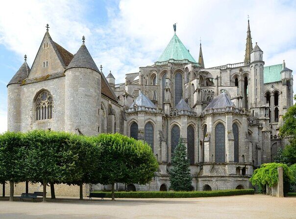 Chartres and Versailles Private Full-day tour - Exploring the Tour Itinerary in Detail