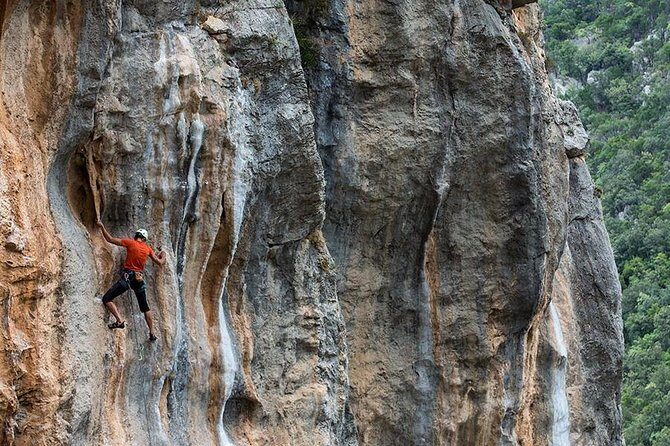 Climbing in Leonidio with instructor - The Climbing Sectors and Routes