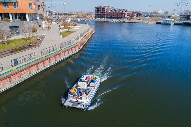 Cruises on the Motlawa River by a luxury catamaran - Gdask from the water side - Breaking Down the Itinerary