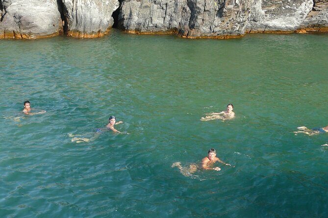 Day Tour to Santorini Island from Heraklion Crete - Handling the Crowds & Weather